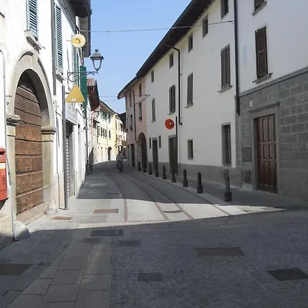 Alojamento de Acomodação e Pequeno-almoço Centro Storico Chiari